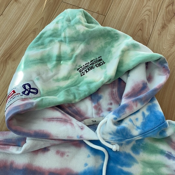 New TNA Tiedye hoodie - Picture 2 of 3